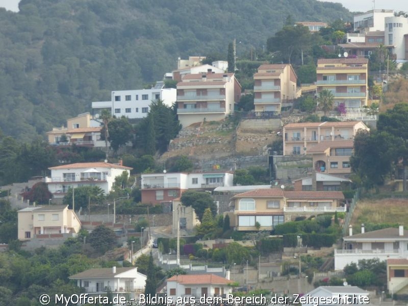 Santa Susanna fotografierte vom Balkon des Montagut Hotels