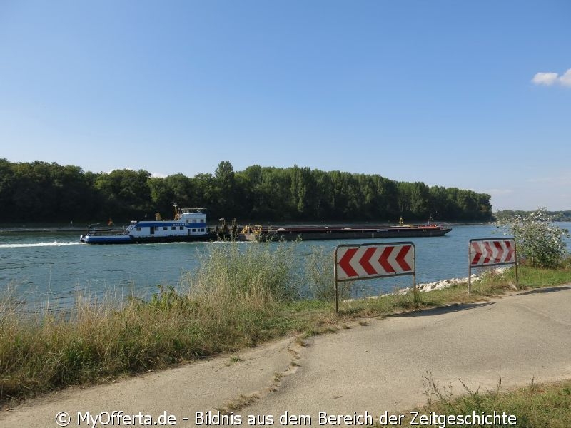 Insel Rott und der Rhein im Westen Deutschlands am 22.09.2020