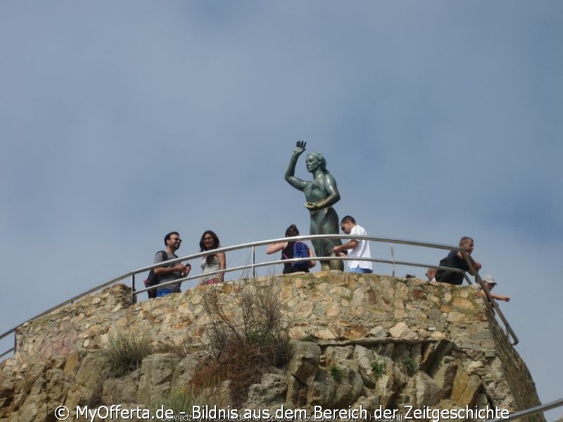 Ein langer Tag wacht in Lloret de Mar auf, wir besuchen diese Stadt jedes Jahr.