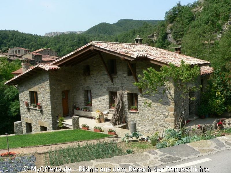 Rupit, ein Felsendorf in Spanien