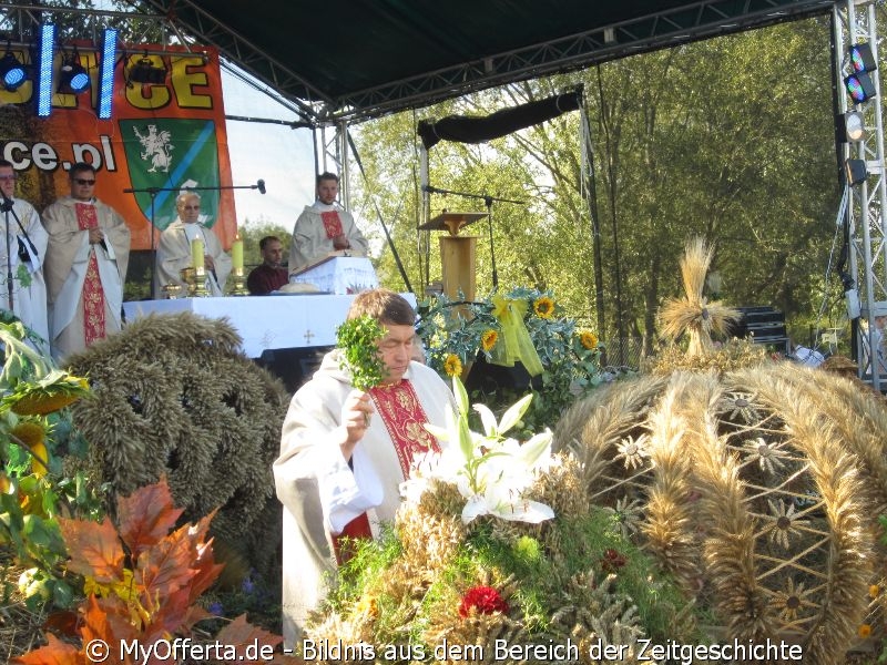 Am 2. September 2012 fand das kommunale Erntefest fand in ?wietlino in Kaschuben statt.