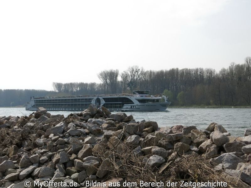 Ein Tag vor dem Frühling am Rhein in Leopoldshafen