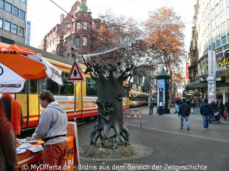 Tunnelbau an der Karlsruher Kriegsstraße, immer noch kein Anzeichen am Marktplatz 2011