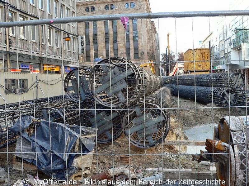 Tunnelbau an der Karlsruher Kriegsstraße, immer noch kein Anzeichen am Marktplatz 2011