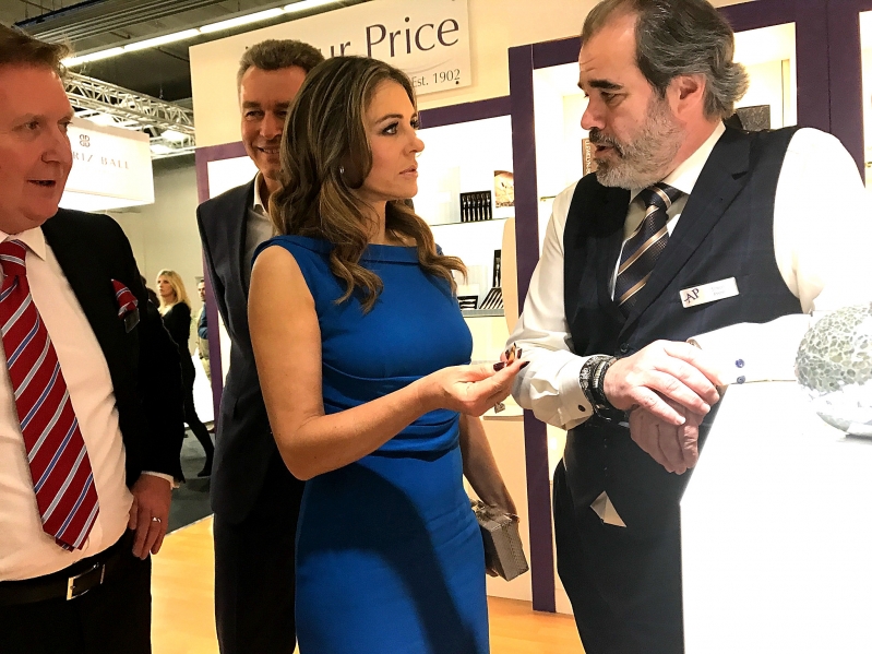 Britische Prominenz - Elizabeth Hurley - auf der Ambiente 