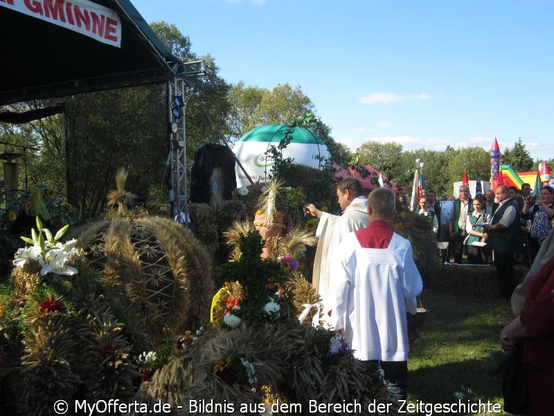 Am 2. September 2012 fand das kommunale Erntefest fand in ?wietlino in Kaschuben statt.