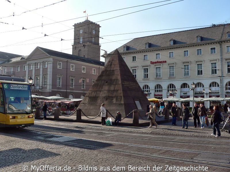 Tunnelbau an der Karlsruher Kriegsstraße, immer noch kein Anzeichen am Marktplatz 2011