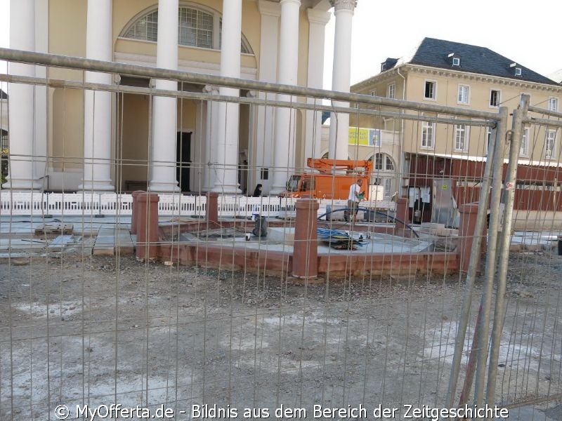 Bald in neuem Design nach dem Umbau der Marktplatz in Karlsruhe. Dokumentiert im Juni 2020.