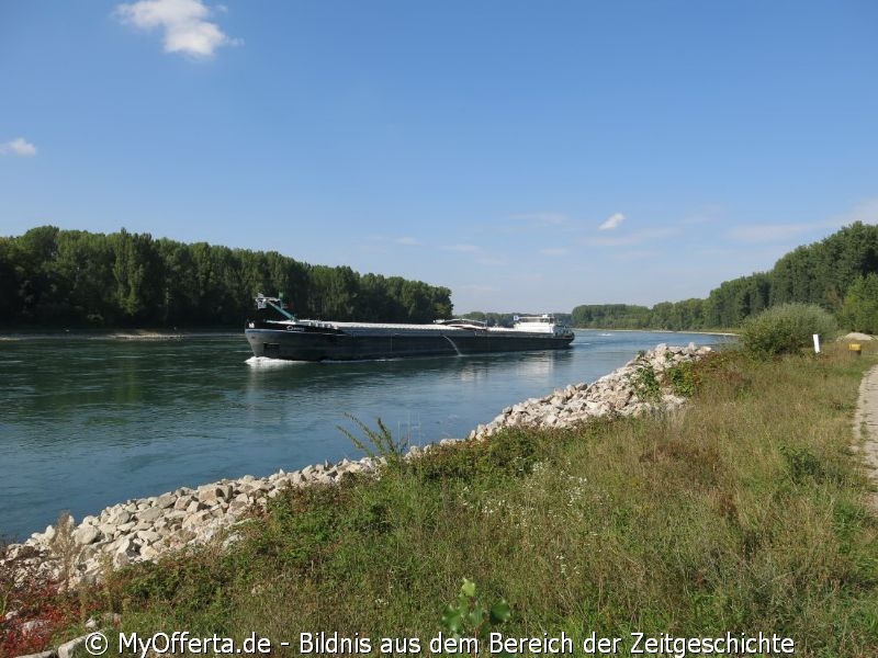 Insel Rott und der Rhein im Westen Deutschlands am 22.09.2020