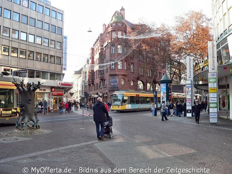 Tunnelbau an der Karlsruher Kriegsstraße, immer noch kein Anzeichen am Marktplatz 2011