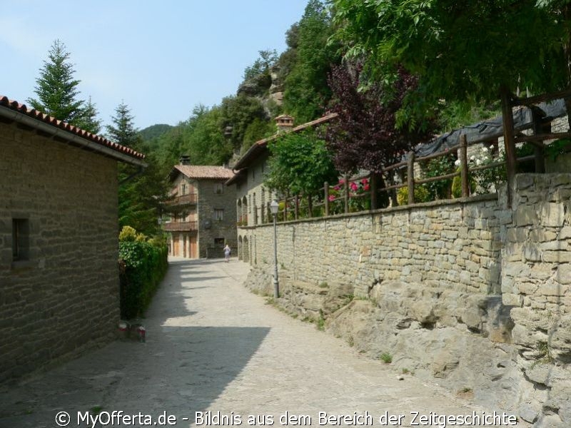 Rupit, ein Felsendorf in Spanien