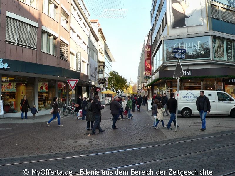 Tunnelbau an der Karlsruher Kriegsstraße, immer noch kein Anzeichen am Marktplatz 2011