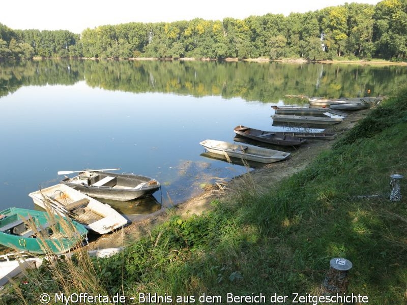 Insel Rott und der Rhein im Westen Deutschlands am 22.09.2020