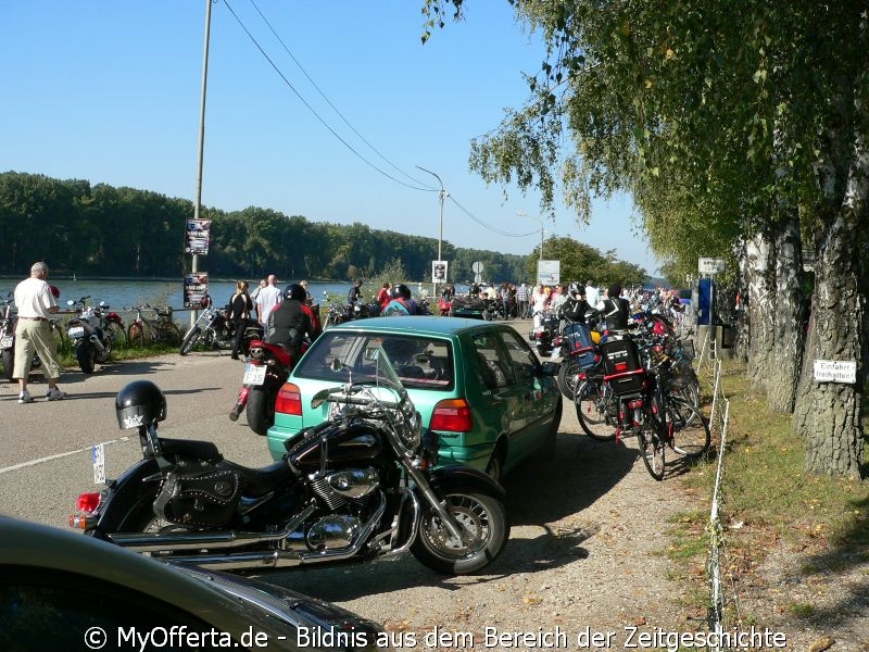 Rheinfähre in Leopoldshafen im Baden-Land