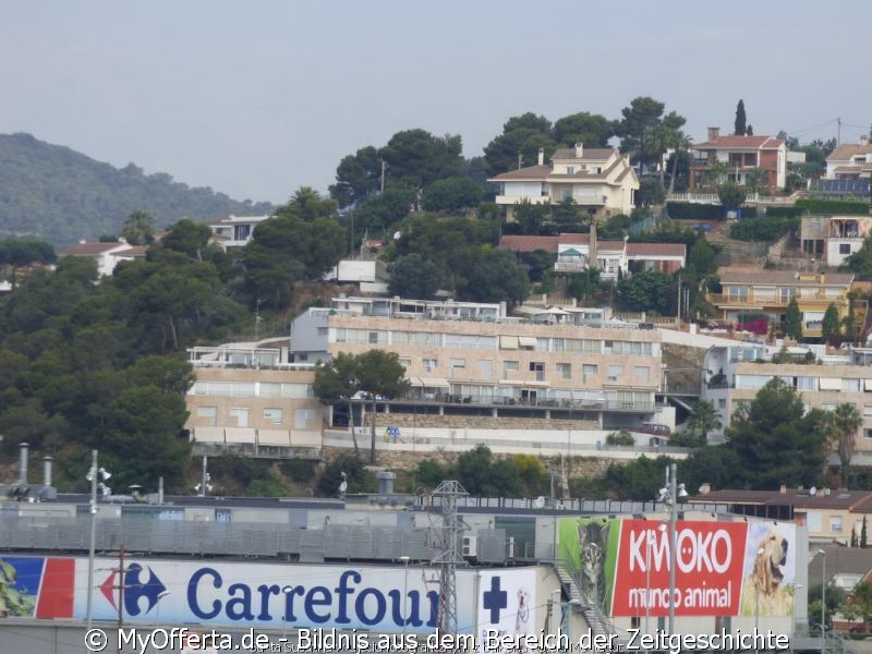 Santa Susanna fotografierte vom Balkon des Montagut Hotels