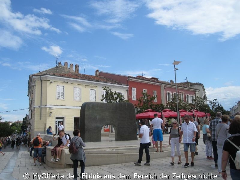 Nach dem Zweiten Weltkrieg gehörte Porec zu Jugoslawien und jetzt zur Kroatien.