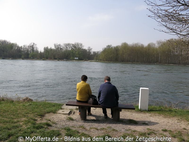 Ein Tag vor dem Frühling am Rhein in Leopoldshafen