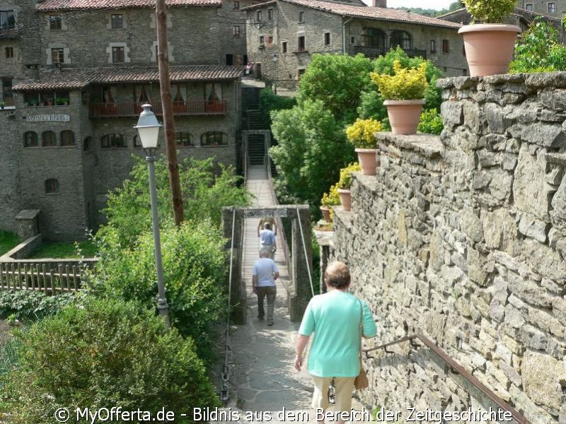 Rupit, ein Felsendorf in Spanien