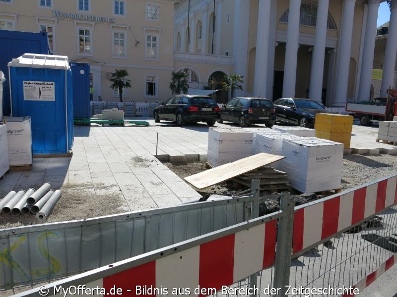 Bald in neuem Design nach dem Umbau der Marktplatz in Karlsruhe. Dokumentiert im Juni 2020.