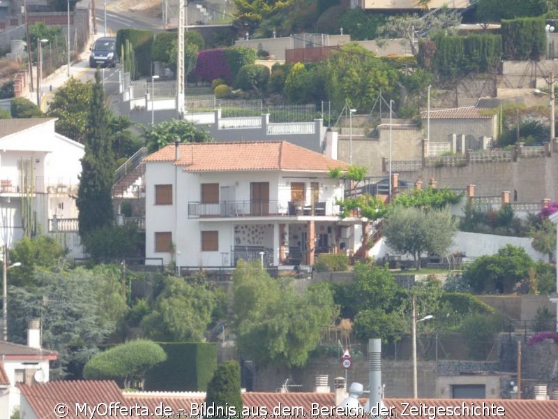 Santa Susanna fotografierte vom Balkon des Montagut Hotels