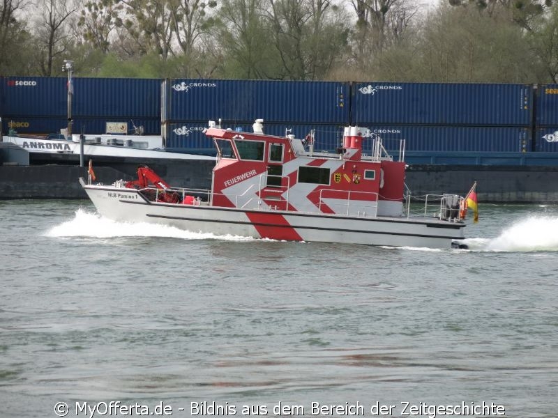 Ein Tag vor dem Frühling am Rhein in Leopoldshafen