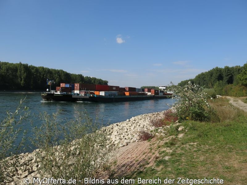 Insel Rott und der Rhein im Westen Deutschlands am 22.09.2020