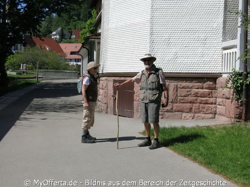 Das Schwarzwaldstädtchen Bad Herrenalb im idyllischen Albtal