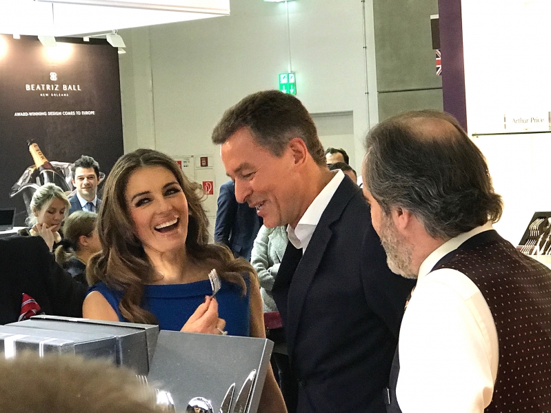 Britische Prominenz - Elizabeth Hurley - auf der Ambiente 