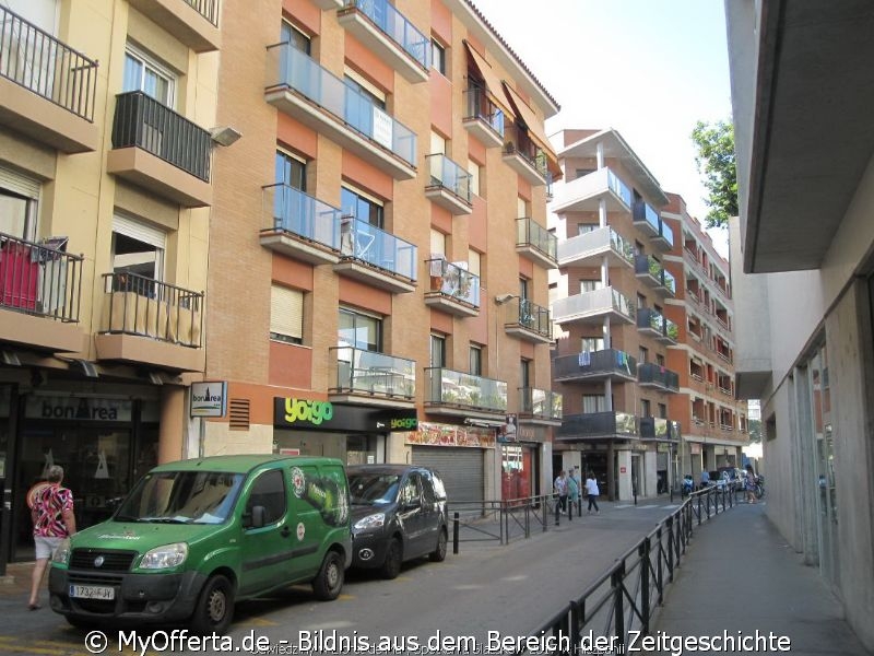 Ein langer Tag wacht in Lloret de Mar auf, wir besuchen diese Stadt jedes Jahr.