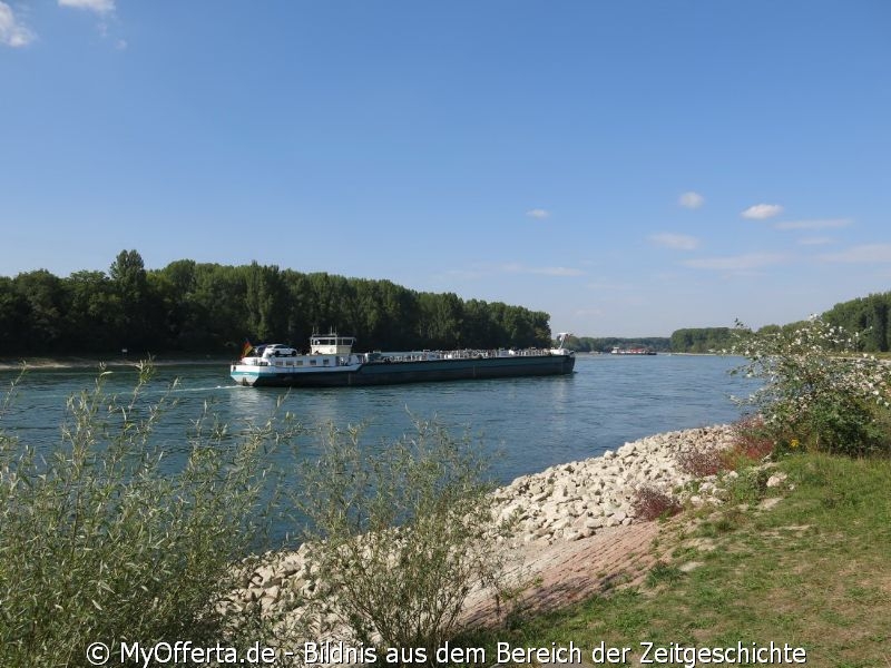 Insel Rott und der Rhein im Westen Deutschlands am 22.09.2020