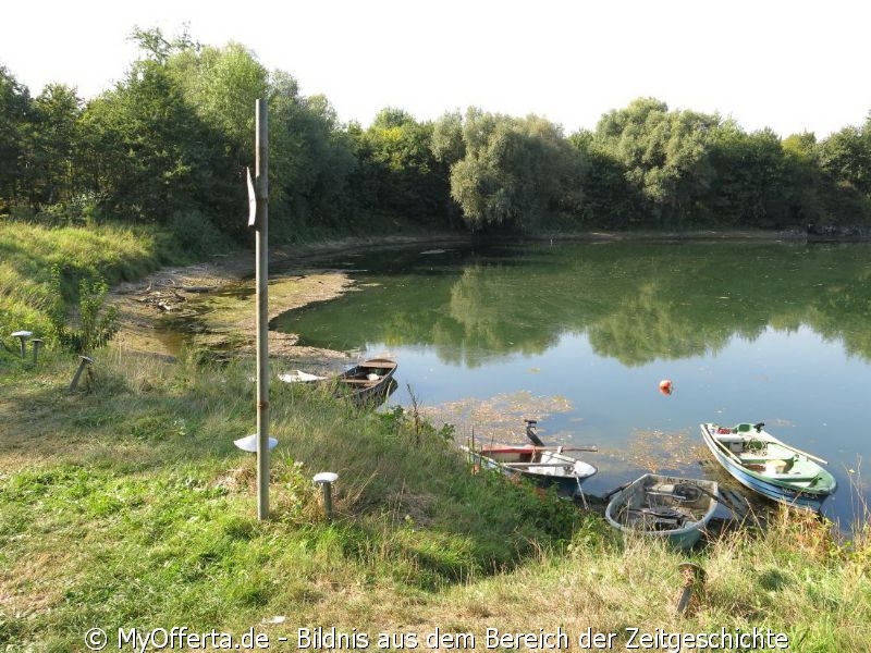 Insel Rott und der Rhein im Westen Deutschlands am 22.09.2020