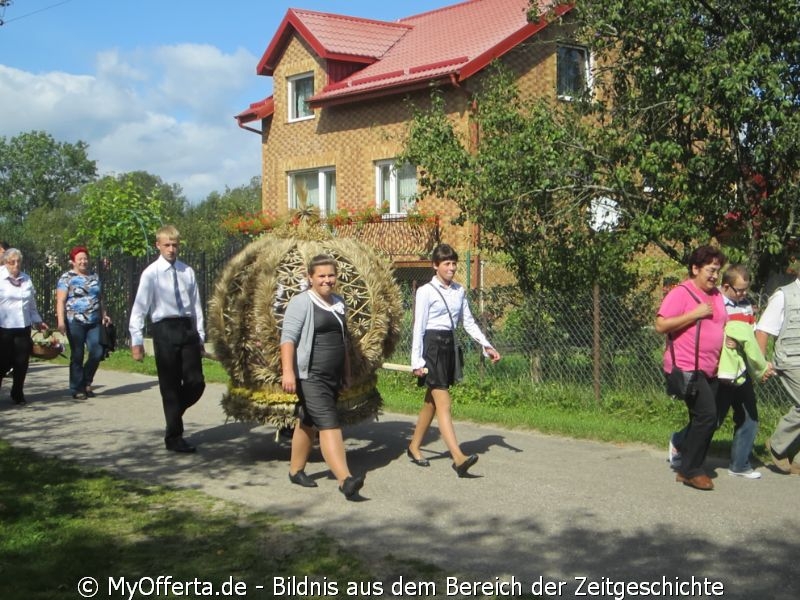 Am 2. September 2012 fand das kommunale Erntefest fand in ?wietlino in Kaschuben statt.