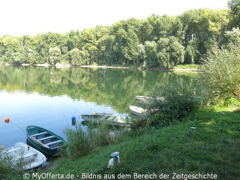 Insel Rott und der Rhein im Westen Deutschlands am 22.09.2020