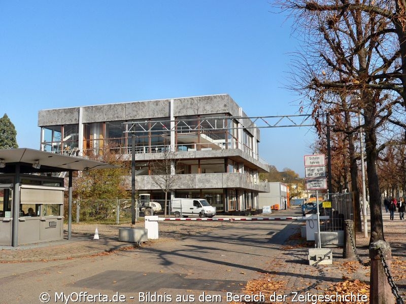 Tunnelbau an der Karlsruher Kriegsstraße, immer noch kein Anzeichen am Marktplatz 2011