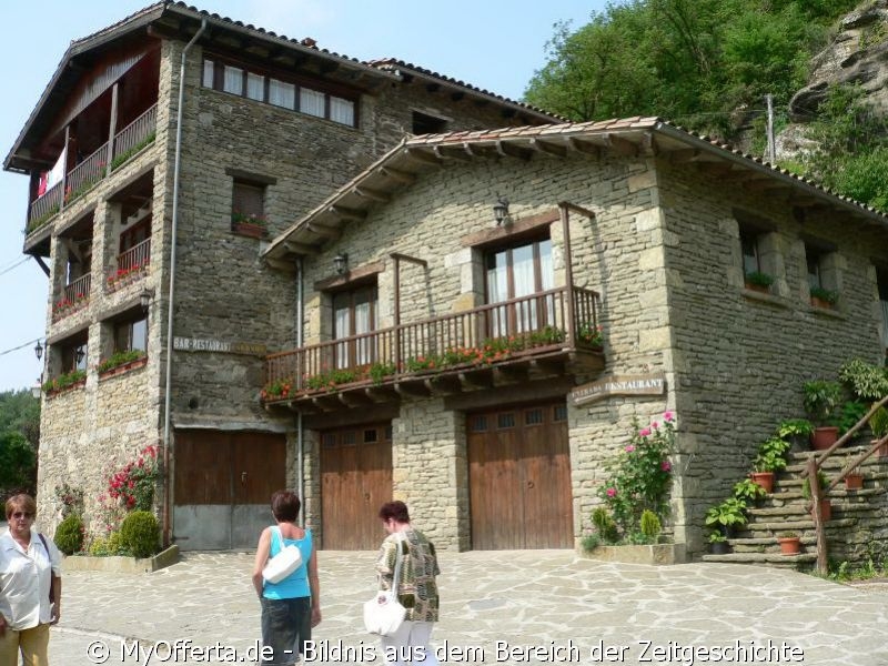 Rupit, ein Felsendorf in Spanien