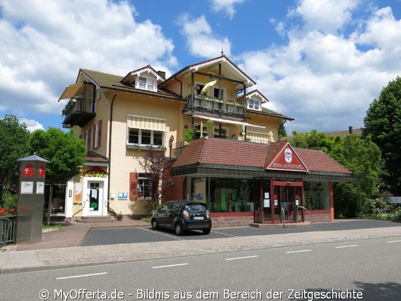 Das Schwarzwaldstädtchen Bad Herrenalb im idyllischen Albtal