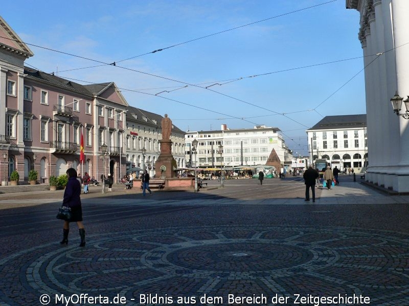 Tunnelbau an der Karlsruher Kriegsstraße, immer noch kein Anzeichen am Marktplatz 2011