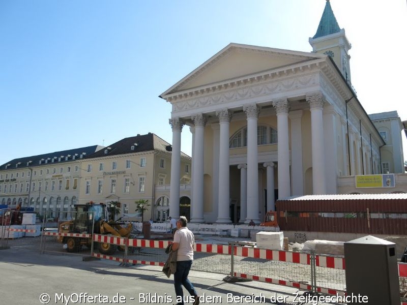 Bald in neuem Design nach dem Umbau der Marktplatz in Karlsruhe. Dokumentiert im Juni 2020.